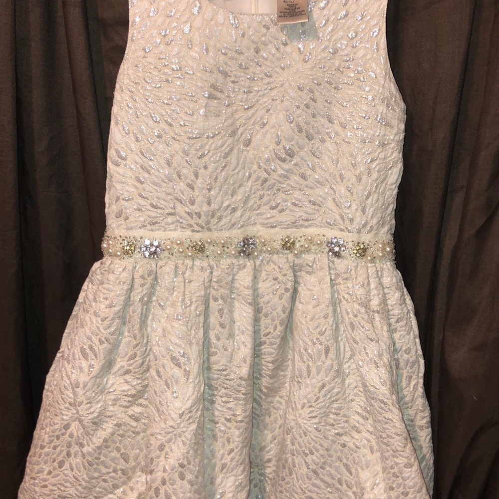 Dress - Picture 7 of 7